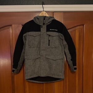 Burton Covert Ski snowboard jacket - small (8) great condition
